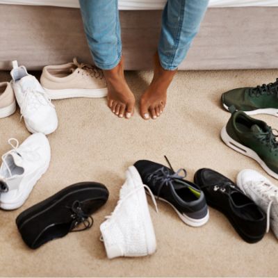 Cum alegem încălțămintea potrivită pentru zilele de vară 